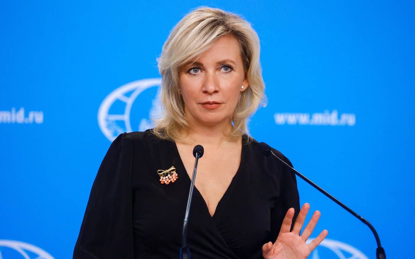 Захарова посоветовала премьеру Латвии включить телевизор