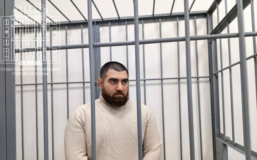 Осужденный блогер Маркарян сам сшил себе робу в колонии