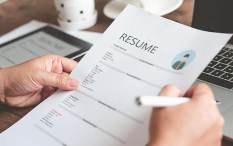 HR-эксперт назвал риски для соискателей при указании ложной информации в резюме