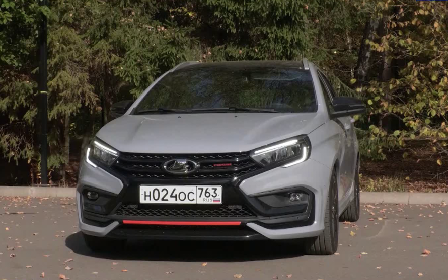 Новая Lada Vesta Sport "порхает бабочкой" на дорогах