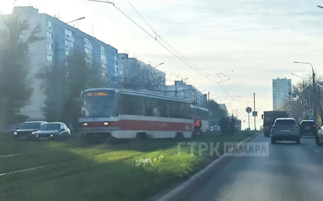 Трамвай сошел с рельсов в Самаре