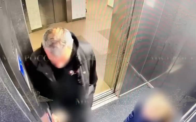 В Петербурге мужчина напал на школьницу, злоумышленник задержан