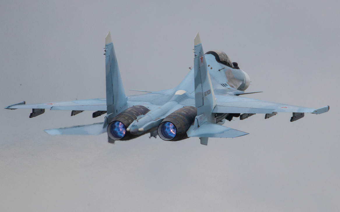 Mash: самолет Су-30СМ разбился в Калининградской области