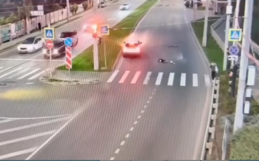 На Кубани водитель после ДТП пытался увезти пострадавшую, идет проверка