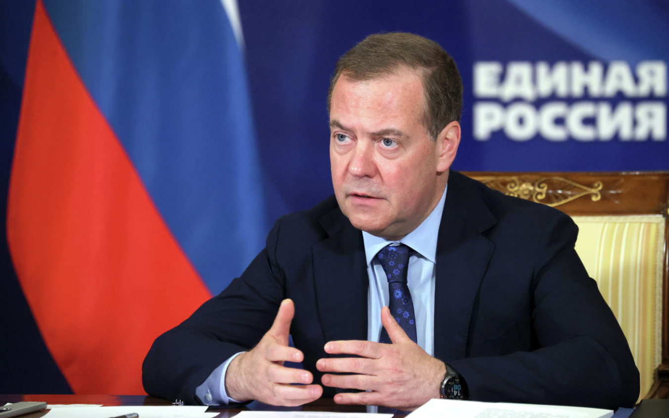 Медведев рассказал, сколько средств выделено на реализацию программы ЕР