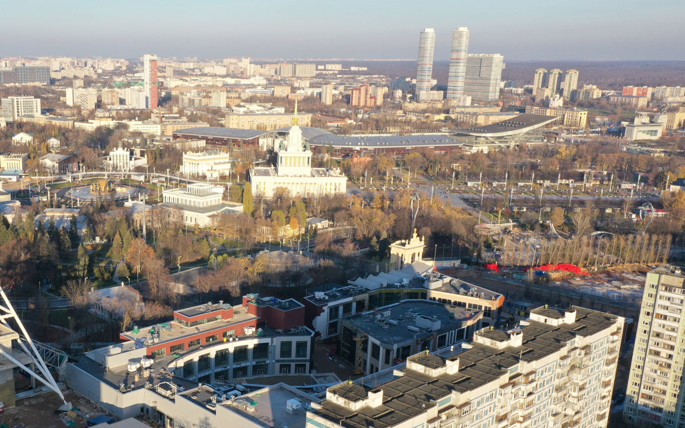 "Последние теплые выходные": москвичам рассказали о погоде на уикенд