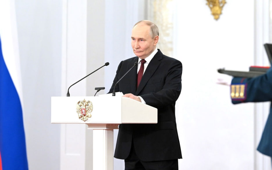 Путин наградил Российское театральное общество орденом