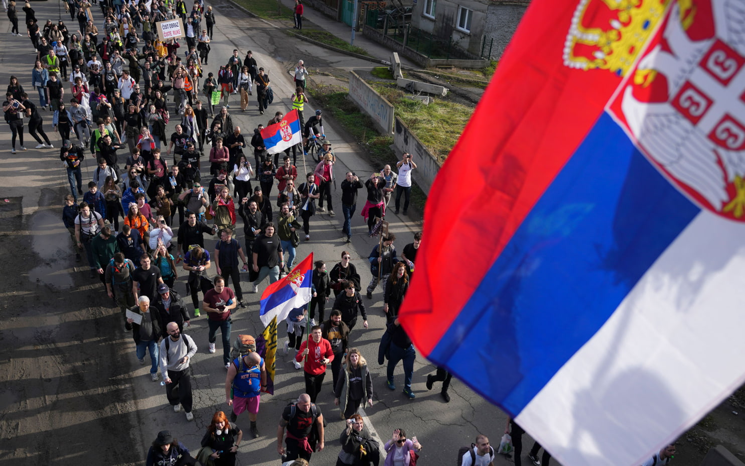 Тысячи сторонников оппозиции собрались на предвыборный митинг в Белграде