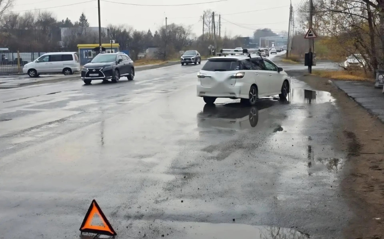 Ребенок получил травмы, попав под колеса иномарки в Хабаровске