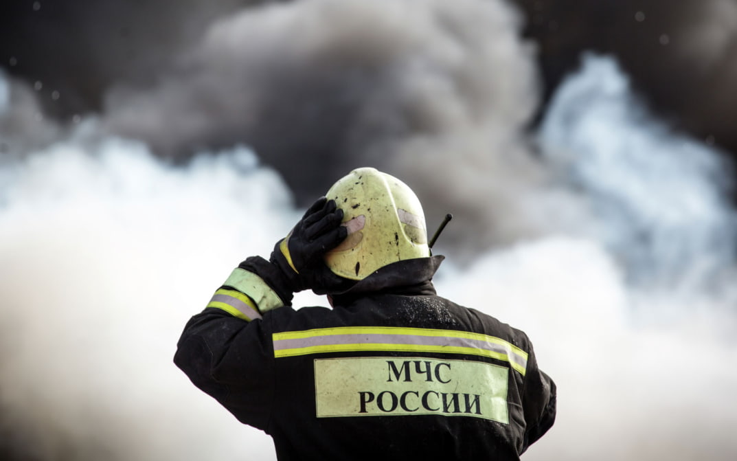 Мужчина погиб при пожаре в историческом здании Каргополя