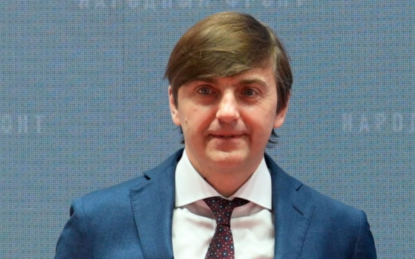 Кравцов заявил, что программы воспитания внедрены во всех школах РФ