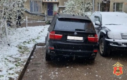 Молодой лихач был задержан в Твери после попытки сбежать от полицейских