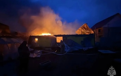 В частном доме в ХМАО при пожаре погибла семья из семи человек