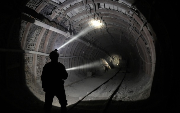 Всех работников шахты "Алардинская" вывели на поверхность