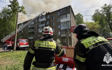 В Уфе из-за пожара эвакуировали жильцов многоквартирного дома