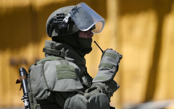 Саперы разминируют территорию ДНР с помощью "электромагнитной пушки"