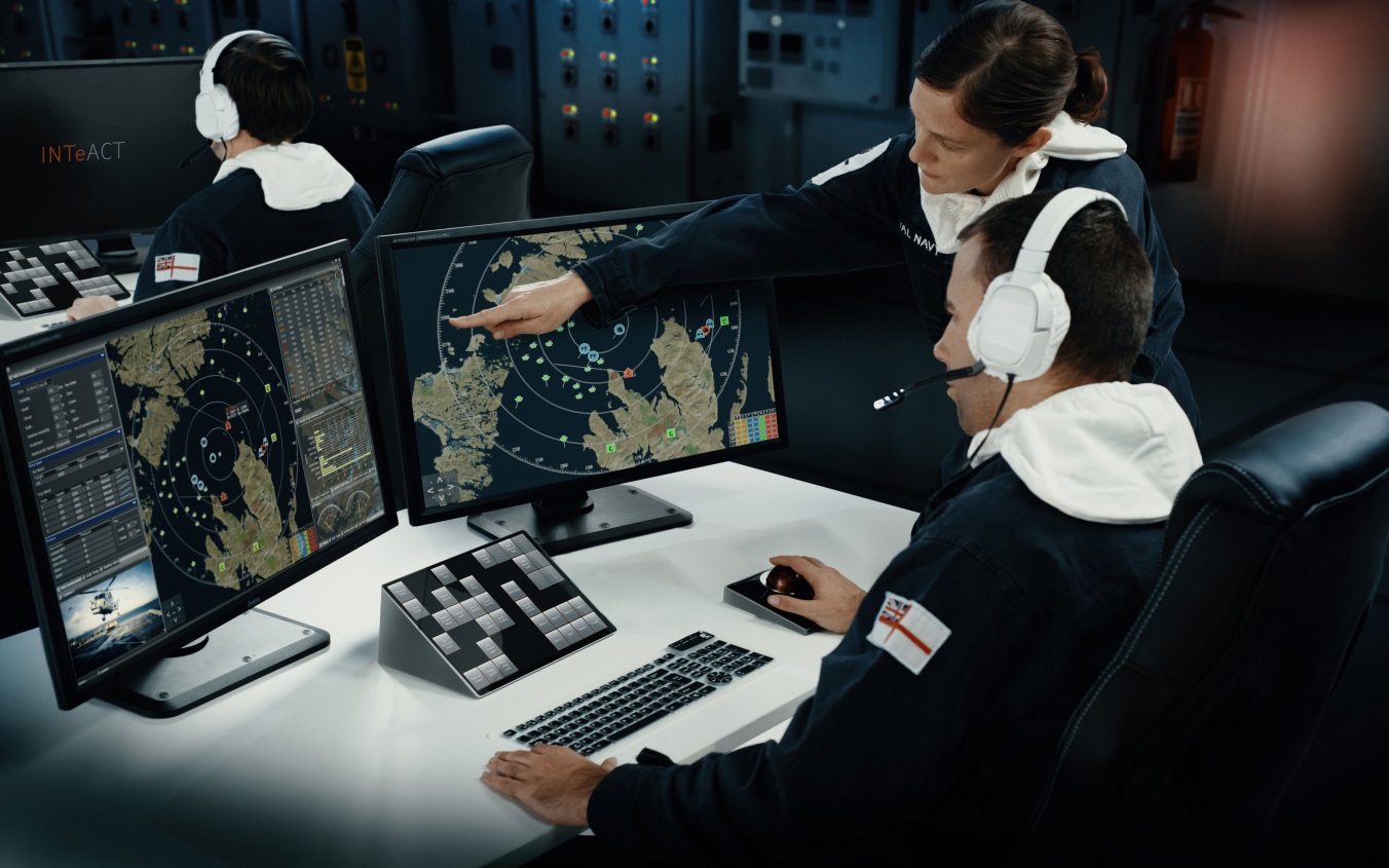 ВМФ Британии потратит 200 тыс. фунтов стерлингов на перешив женской формы