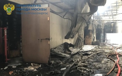 Названа возможная причина пожара в здании у Измайловского кремля Москвы