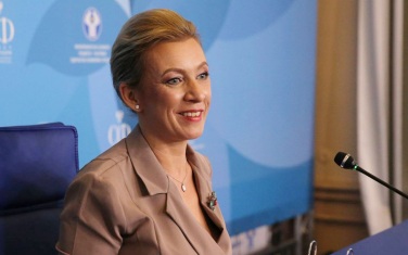 Захарова иронично прокомментировала слова Мендель о наркозависимости Зеленского