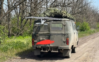 Американский дрон-камикадзе запечатлели на крыше "буханки" ВС РФ