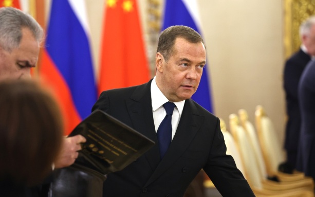 Медведев: есть вероятность, что преемник Зеленского примет требования США