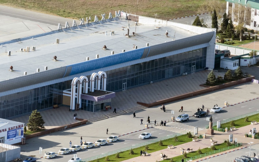 Аэропорт Махачкалы закрыли для полетов