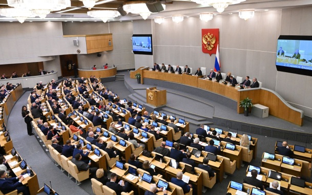 Александр Лапин может сменить Картаполова на посту главы комитета по обороне