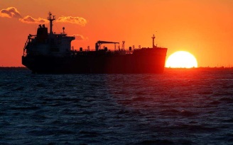 Из-за войны в Иране российская нефть подорожала до максимума с октября 2023 года
