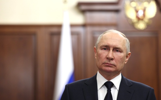 Путин поручил бессрочно поддерживать близких погибших участников СВО
