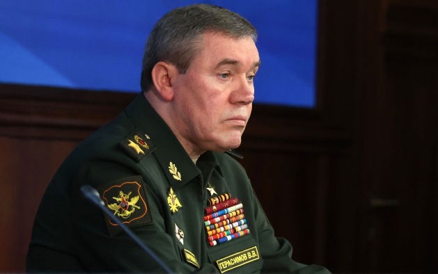 Герасимов проверил выполнение боевых задач группировкой войск "Запад"