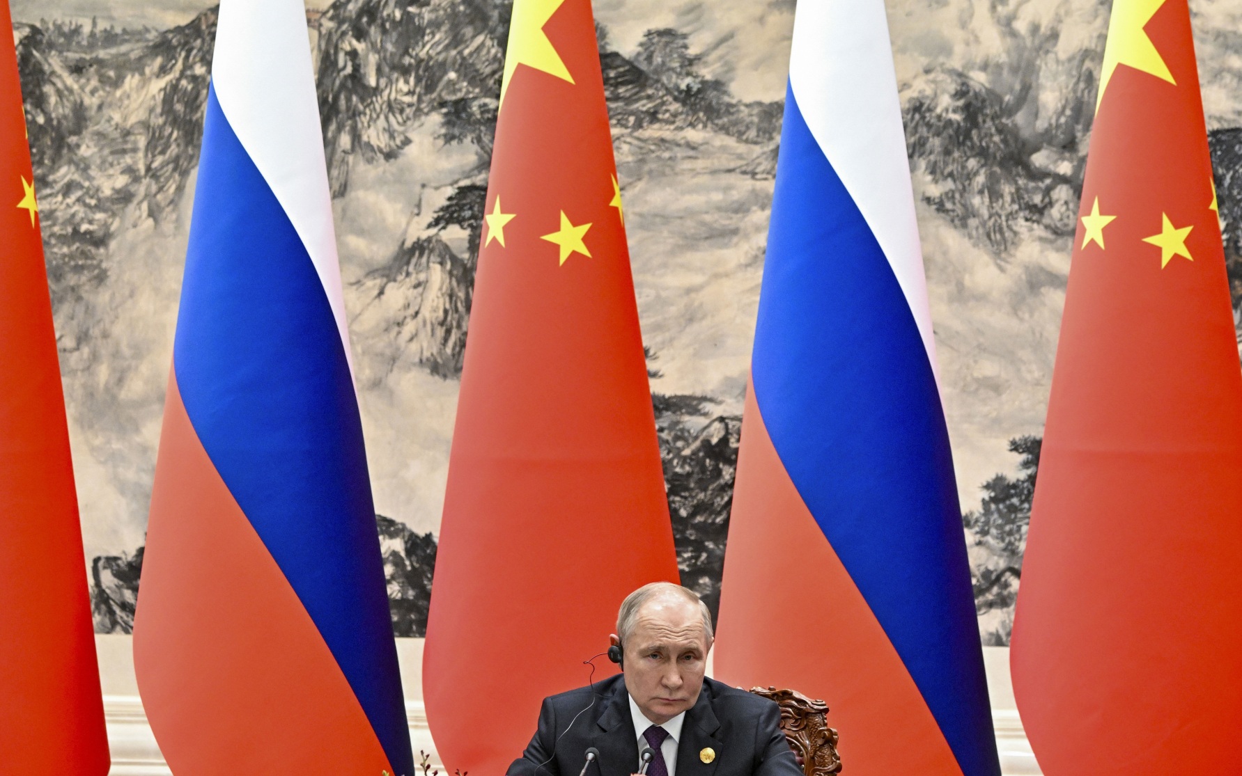 Кремль: Путин посетит Китай 19-20 мая по приглашению Си Цзиньпина