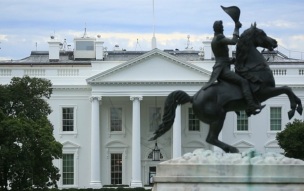 Администрация Трампа хочет, чтобы ОАЭ захватили иранский остров Лаван