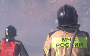 На востоке Москвы горят материалы на строительной площадке