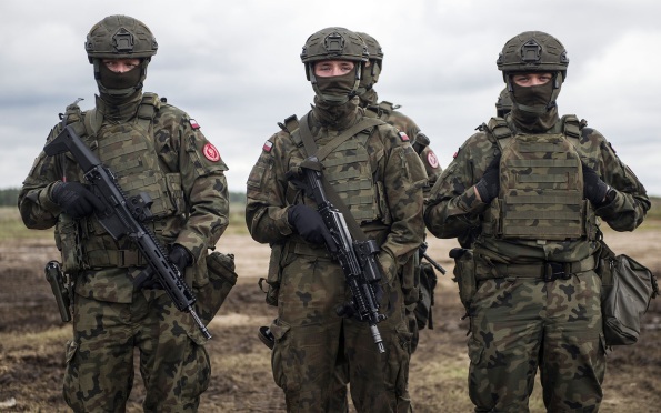Польша не получила от США сообщения об отмене отправки военных из-за сбоя связи