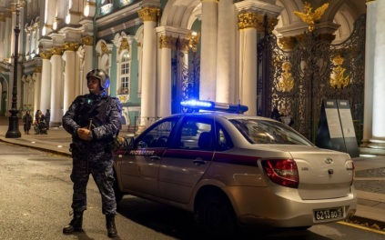 Задержан посетитель Эрмитажа, севший на Большой императорский трон