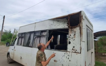 ВСУ ударили по микроавтобусу в ЛНР, погибла 17-летняя девушка