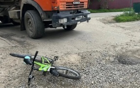 На Кубани 8-летний велосипедист умер после наезда на него "Камаза"
