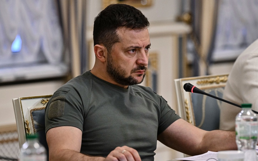 Зеленский заявил, что утвердил планы ударов по России на июнь