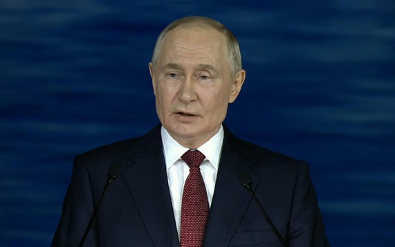 Сфотографировавшийся с Путиным китаец Пэн Пай рассказал о встрече в 2000 году