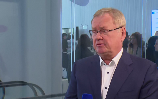 Костин планирует лично опробовать оплату QR-кодом в Китае