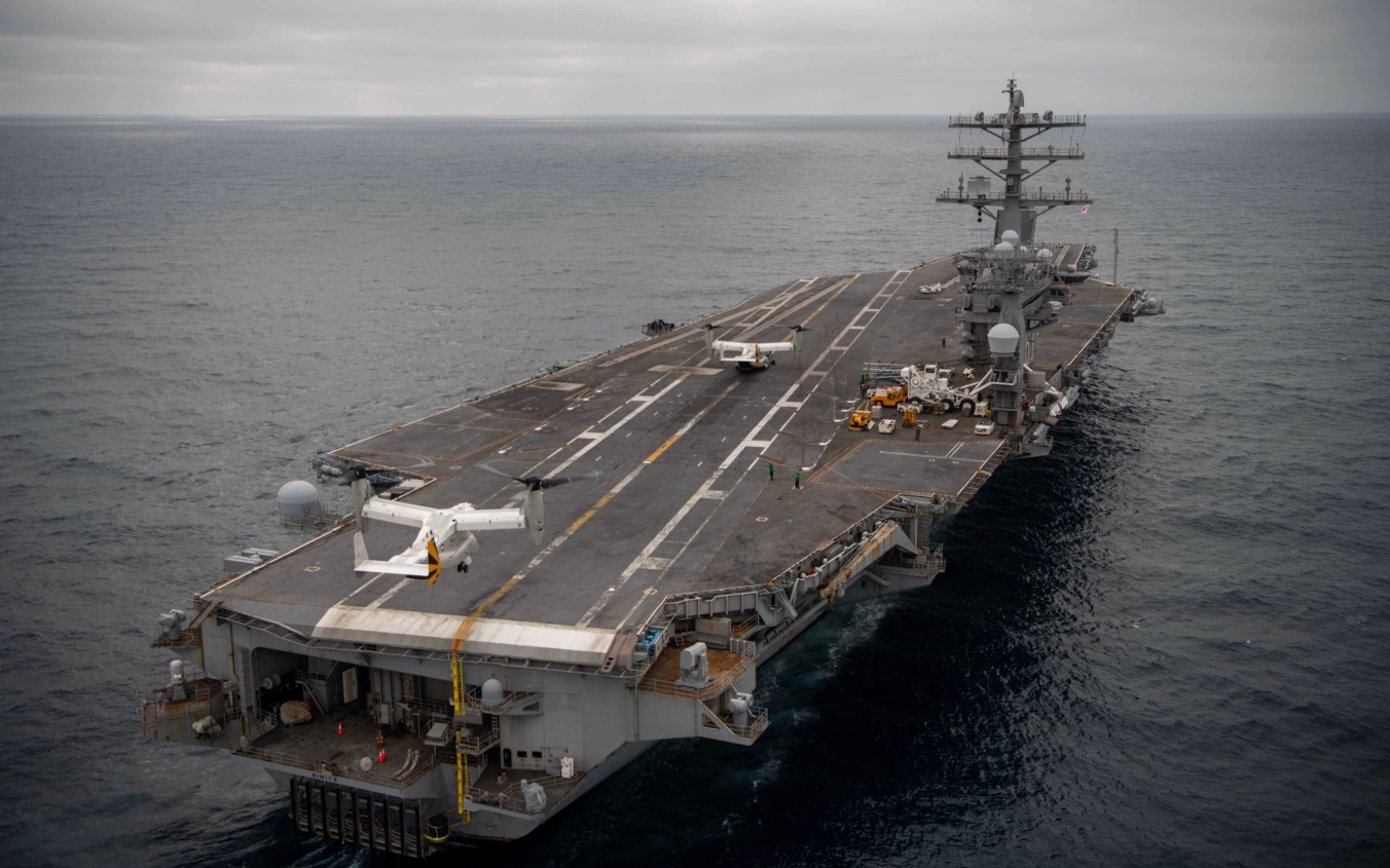 Американский авианосец вошел в Карибское море после обвинений США в адрес Кастро