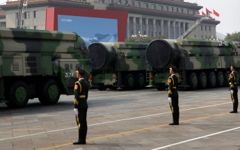 В Кремле отреагировали на сообщения СМИ Запада о якобы обучении военных РФ в КНР