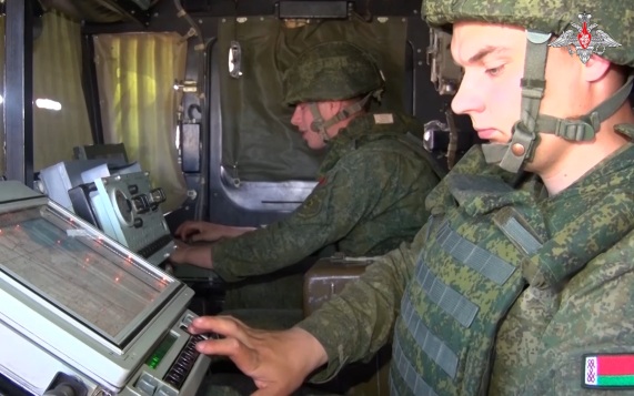 МО РФ показало видео пуска белорусским расчетом ракеты ОТРК "Искандер-М"