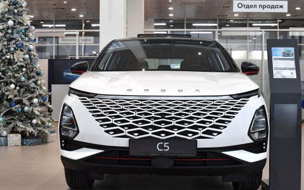 Кабмин РФ разрешил использовать автомобиль Omoda C5 в такси