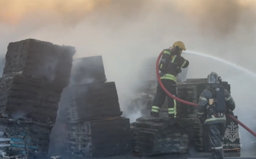 Пожар на рынке в Новой Москве полностью потушен, пострадавших нет