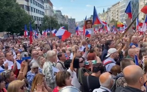 В Праге на митинг в поддержку общественных СМИ вышли 10 тысяч человек