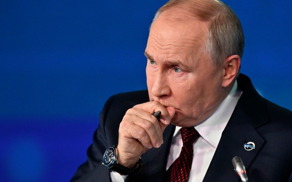 Путин поручил Хоценко не бросать проблему с обманутыми дольщиками