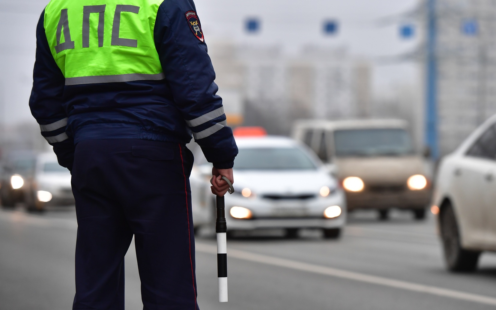 Нетрезвый водитель мопеда врезался в опору линии электропередач в селе ЕАО