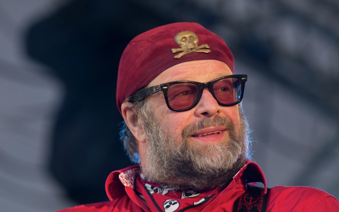 Гребенщиков переписал квартиру в Петербурге на покинувшего Россию сына