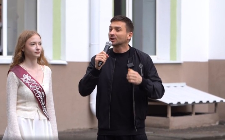 Певец Сергей Лазарев пожелал нижегородским школьникам побольше креативить